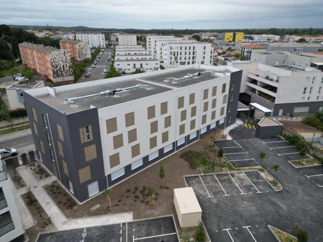 Chantier COGEDIM / INOVA Ville MIRAMAS construction d'une résidence étudiante et de deux bâtiments en LLI pour CDC habitat.